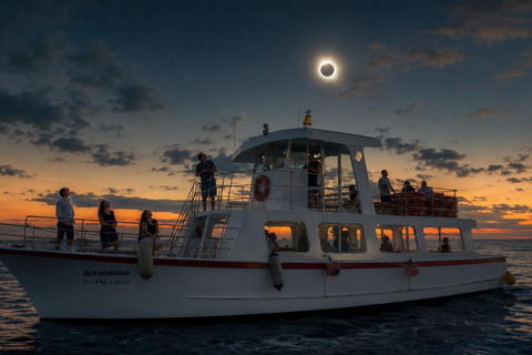 Ibiza: 2026 Solar Eclipse Boat Tour with Drinks & Swim Stop