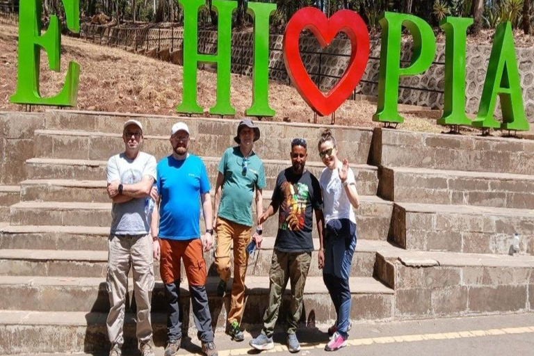 Addis Ababa: City Tour Museum, Mercato & Entoto