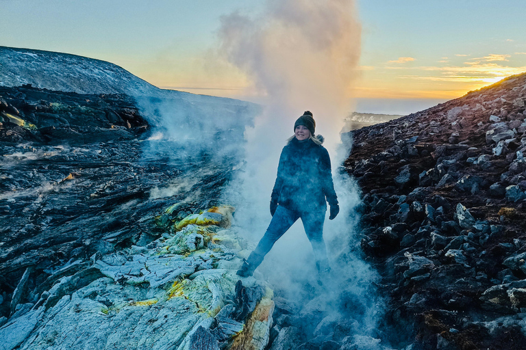 Grindavík: Caminhada no vulcão Fagradalsfjall com um guia privadoCondução autónoma: Ponto de encontro no vulcão