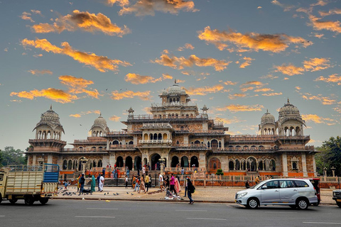 Tour privado nocturno de Jaipur con puesta de sol en el Templo de los MonosVisita nocturna a Jaipur en coche