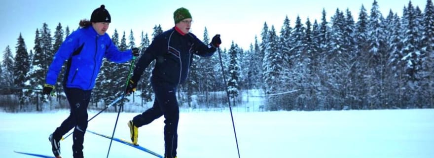 Tampere : location de skis de fond au parc sportif de Kauppi