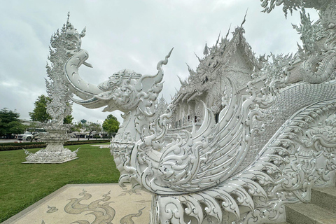 Chiang Mai: Chiang Rai Temples & Akha FarmVille Day Trip