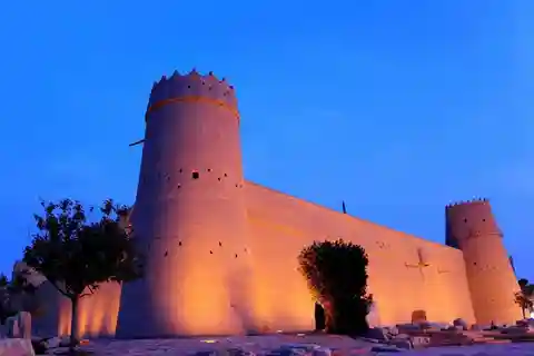 Souq Al Zal, das Nationalmuseum und die Murabba Palace Tour