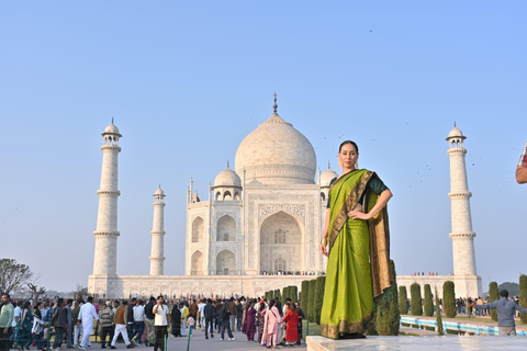 Taj Mahal Instagram Photography Tour w/ Expert Photographer Expert Guide cum Photographer and Taj Mahal Entry Tickets