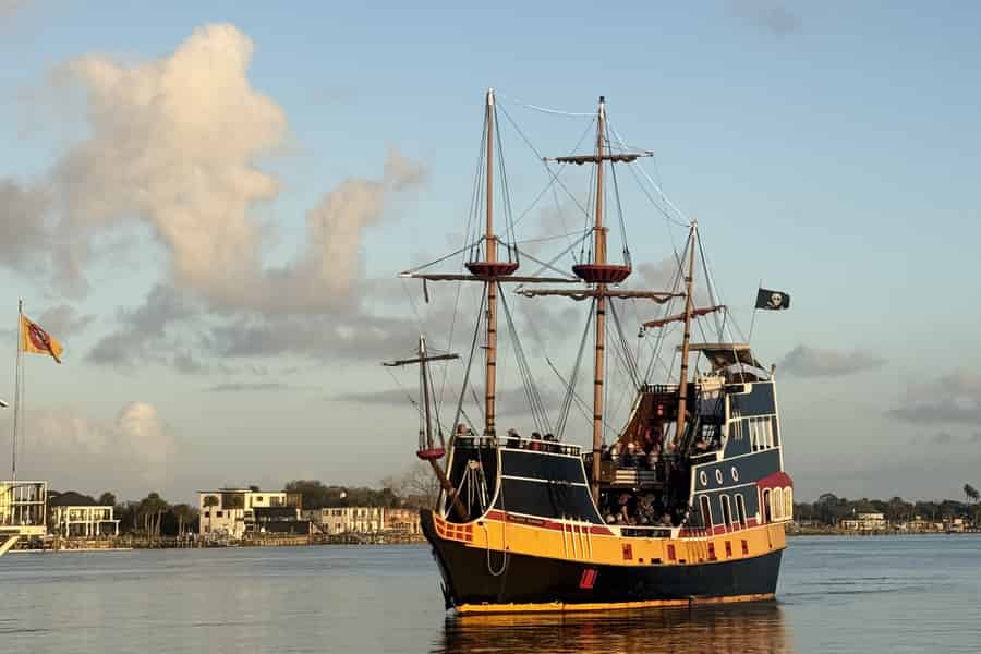 St. Augustine: Schatzsucher-Kreuzfahrt mit Show an Bord. Foto: GetYourGuide St. Augustine: Schatzsucher-Kreuzfahrt mit Show an Bord. Foto: GetYourGuide