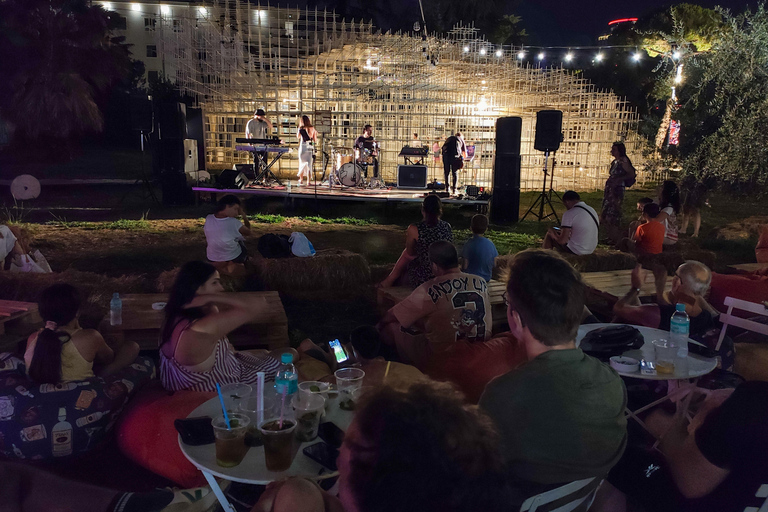 &quot;Tirana After Dark : visite de la vie nocturne et dégustation de raki&quot;.