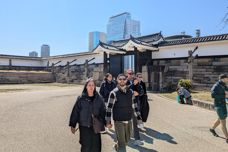 Osaka: Osaka Castle Guided Tour with Local Guide