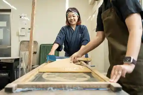 Tokyo: Traditional Washi Paper-Making Workshop