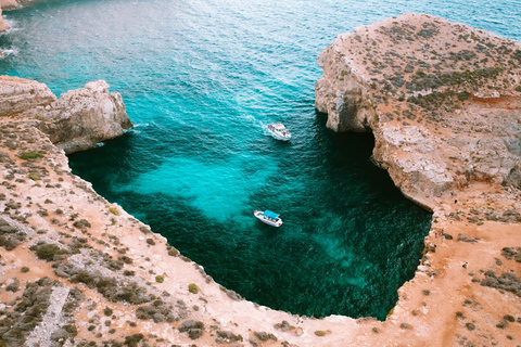 Malta: Prom w obie strony do Błękitnej Laguny Comino z opcją GozoZ Ċirkewwa: Ċirkewwa-Comino Blue Lagoon-Gozo