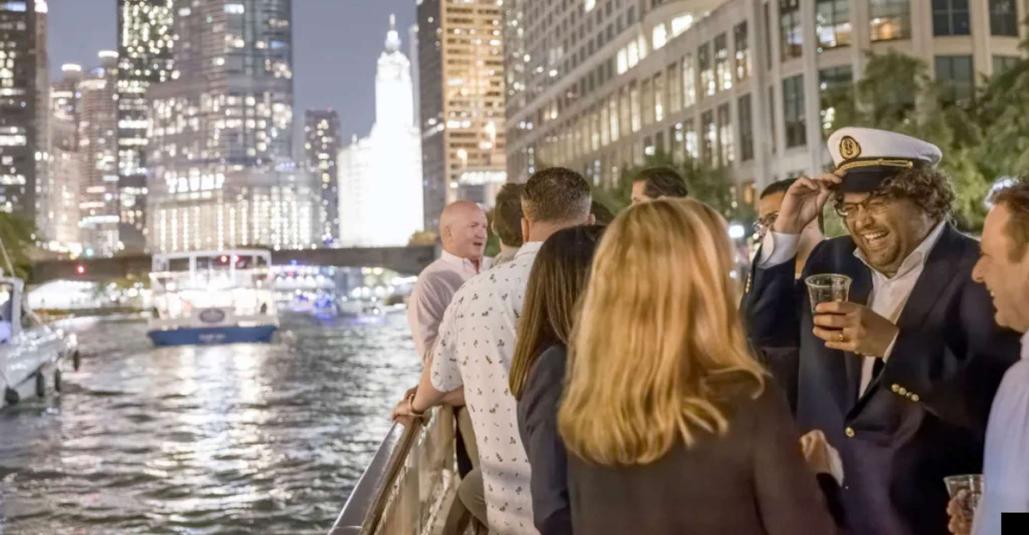 Chicago River, Guided Sunset Cocktail & Architecture Tour - Housity
