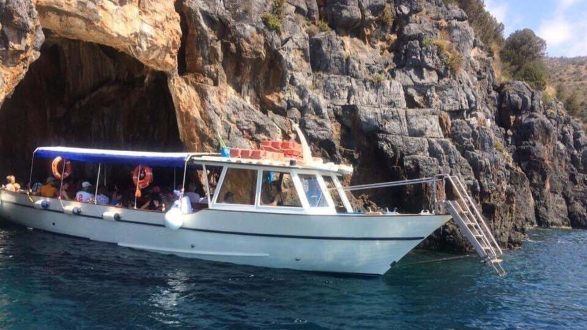 Marina di Camerota: Bootstour in der Baia Infreschi