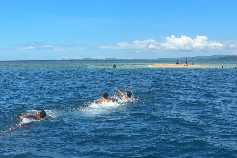 Vanua Levu: Private Snorkeling Tour with Equipment & Drinks