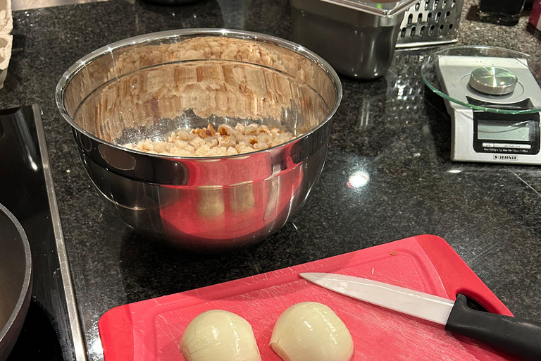 Tyrolean dumplings & mountain stories – cooking workshop with Harald in Axams