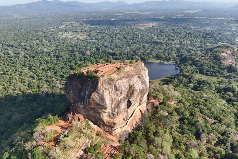 8-Day Sri Lanka Cultural, Hill Country &amp; Beach Tour