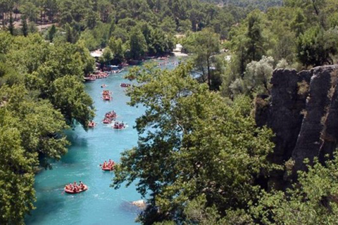 مجموعة تجمع بين التجديف وركوب العربات أو الدراجات الرباعية والانزلاق بالحبل مع الغداءمجموعة تجمع 