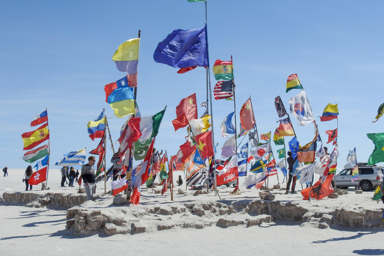 3-Day Uyuni Expedition to San Pedro de Atacama Tour with Spanish-speaking driver