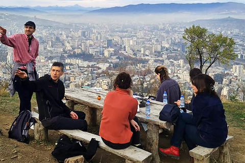 Tbilisi: Heerlijk spoor over de stad