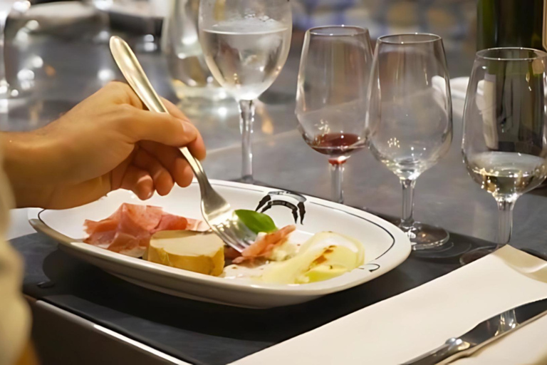 Buenos Aires: La Ventana Tango Show Tango Show and Dinner with Transfer