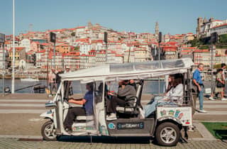 Porto: Private Sightseeingtour mit dem elektrischen Tuk Tuk