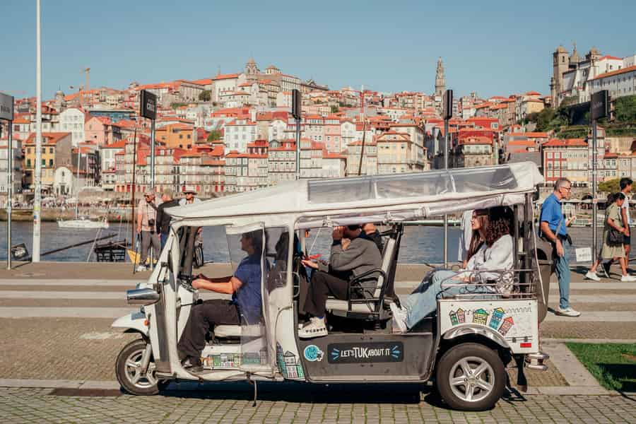 Porto: Private Sightseeingtour mit dem elektrischen Tuk Tuk. Foto: GetYourGuide