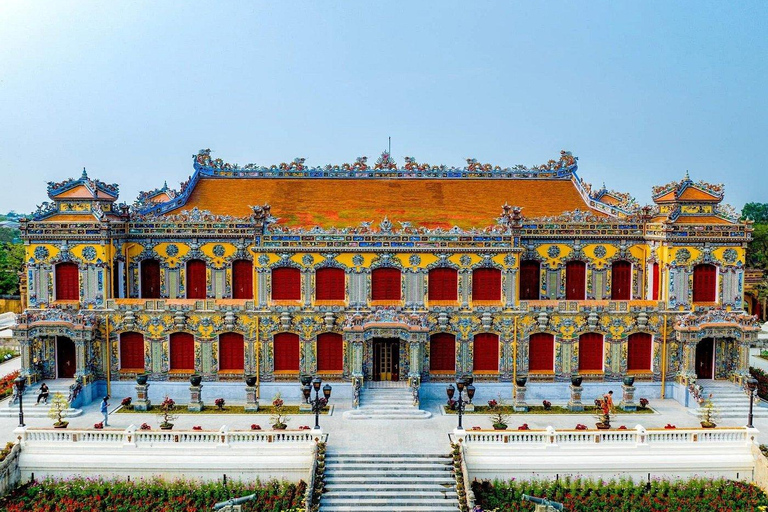 Discover Hue: Perfume River, Imperial Citadel, Royal Tombs Group Tour