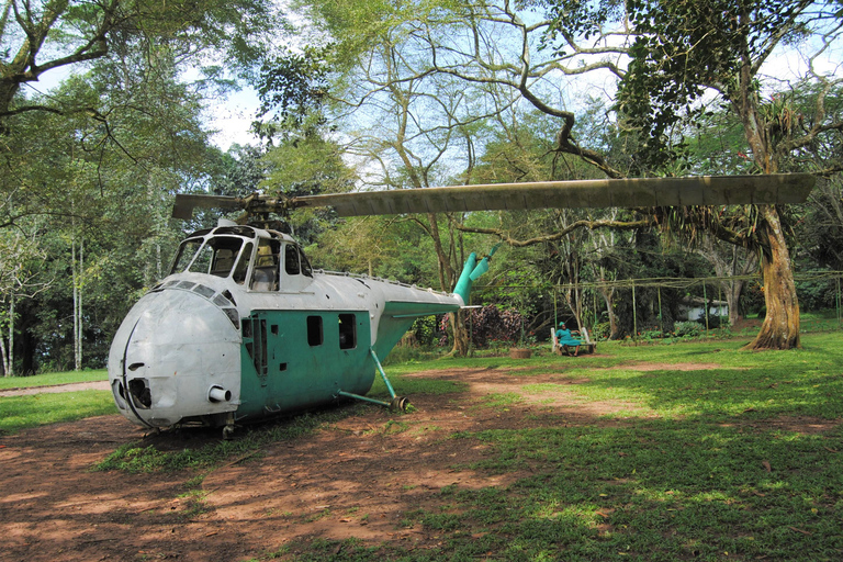 Accra : Aburi Gardens, Cocoa Farm, & Waterfalls Tour