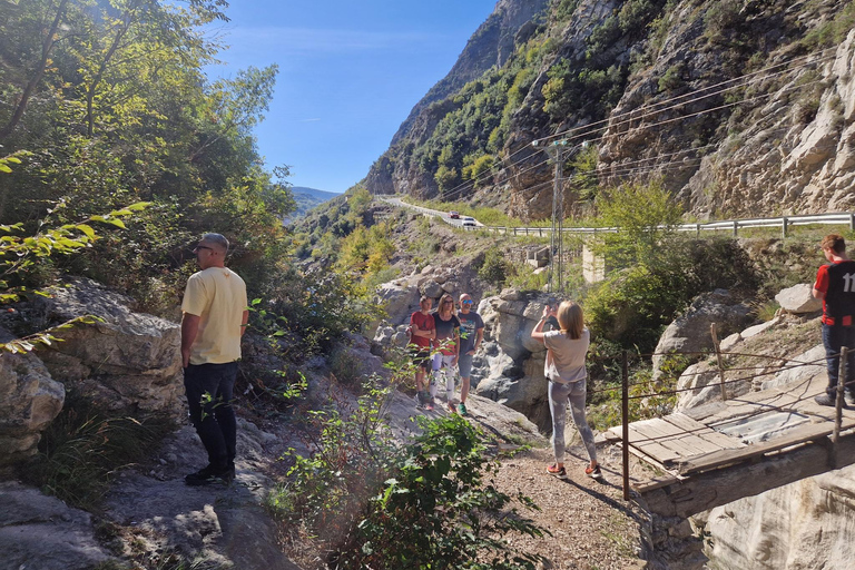 Excursão de um dia ao lago Bovilla a partir de: Durres, Golem