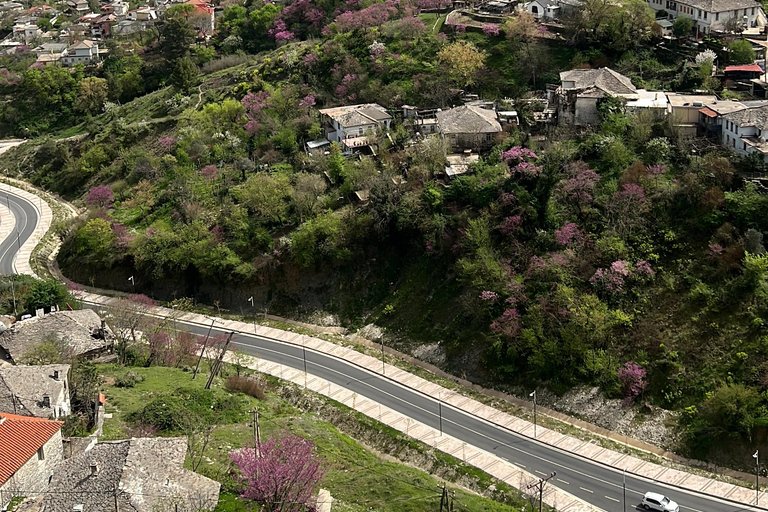 من تيرانا: بيرات، جيروكاستر، وكساميل، جولة لمدة يومين