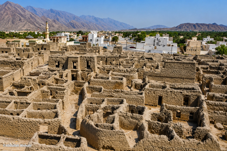 Muscat: Visit Sinaw Market, Izki Village, & Jarnan Cave Tour