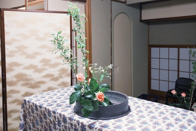 Kanazawa: Ikebana Workshop with Kimono Option (Location B) Ikebana Workshop (Option A) Kyū Takamine-ke
