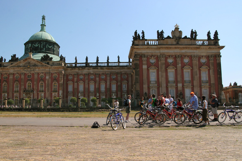 Tour in bicicletta dei giardini e dei palazzi di Potsdam da BerlinoTour di gruppo in inglese