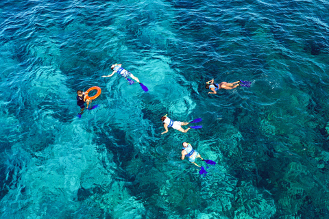 Cancun : Isla Mujeres All-Inclusive Catamaran avec prise en chargeCancun : Catamaran Isla Mujeres All-Inclusive avec prise en charge