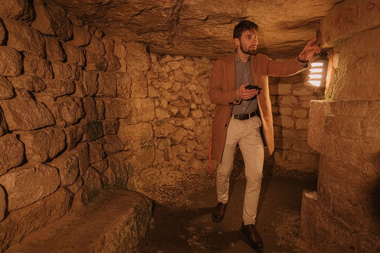 Paris: Catacombs Ticket & Audio Tour with a City Walk Paris: Catacombs Ticket & Audio Tour with a City Walk (EN)