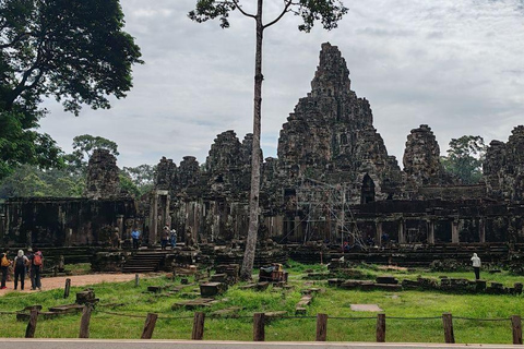 Siem Reap: Excursión en Jeep por el Complejo de Templos de AngkorRecorrido en jeep por el complejo de templos de Angkor del Ejército de EE.UU.