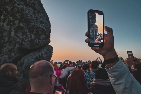 From London: Stonehenge Summer Solstice Sunrise Tour