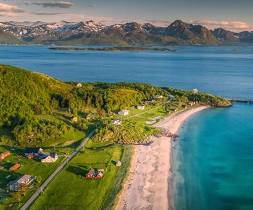 Senja Island: 4x4 Day Tour with Overlanding Senja