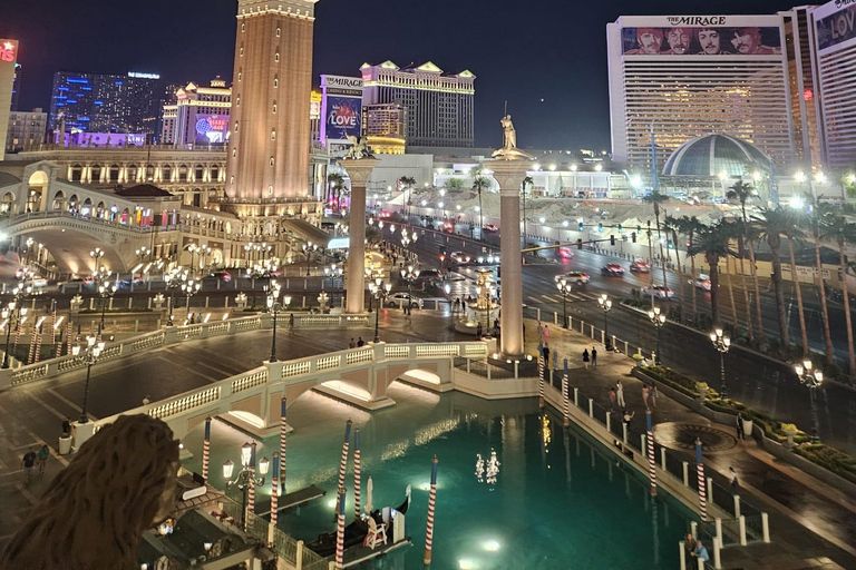 Las Vegas: Night Out at Clubs with Free Drinks and Party Bus Latin Club Crawl