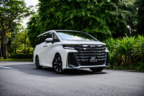 From Delhi: Taj Mahal & Agra Fort VIP Tour with 5* Dining From Delhi: Car + Guide Only