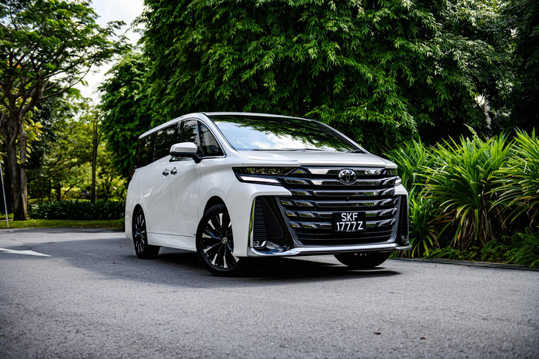 From Delhi: Taj Mahal & Agra Fort VIP Tour with 5* Dining From Delhi: Car + Guide Only