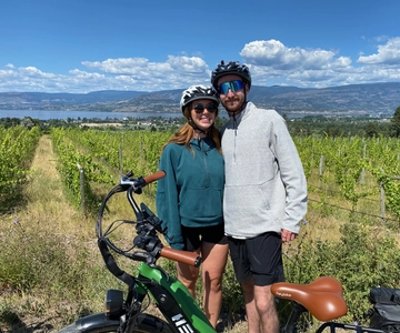 Kelowna: Wine Tasting by E-bike, Smartphone Guide & Lunch