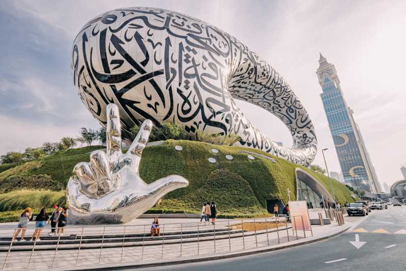 Dubai:Entrada al Museo del Futuro, Creek y tour de medio día por la ciudad