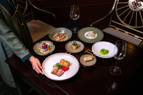 Hue: crucero por el río Perfume con almuerzo y narración