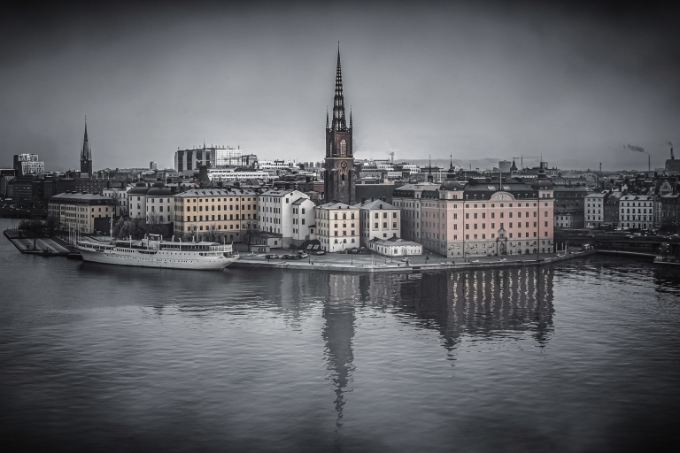 Stockholm: 1.5-Hour Ghost Walk and Historical Tour English Tour in Gamla Stan