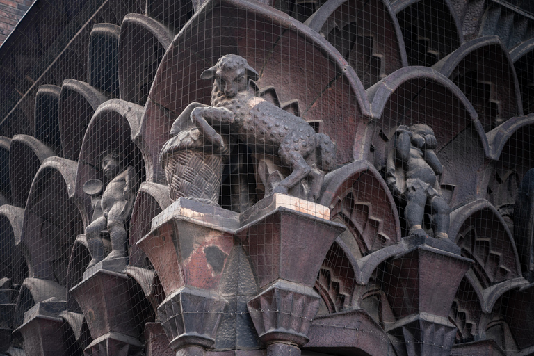 Hamburg: Speicherstadt, Elbphilharmonie Plaza & Boat Cruise