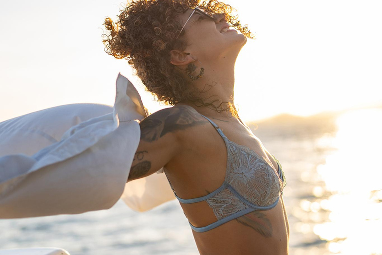 Ibiza: Formentera Sunset Boat Part with Drinks and Food Full Day Pass at Ibiza Boat Club (Early Bird Phase 2)