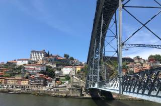 Porto + Besuch und Verkostung eines Portweinkellers + Besichtigung einer Sardinenfabrik