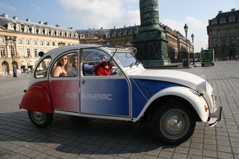 Romantic Paris Vintage Citroën 2CV Tour