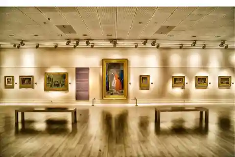 Colaba Art galleries Walk Tour - Mumbai