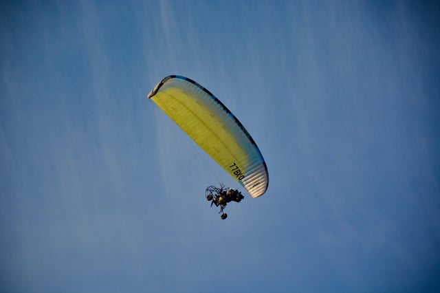 La sud de Paris: Zbor de descoperire cu paramotor