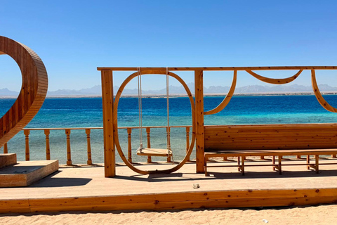 Hurghada: Private Speedboat to Magawish Island 8-hour Private Speedboat With Lunch